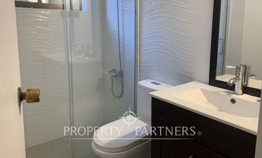 Confort y Amplitud en Dos Niveles completamente remodelada.