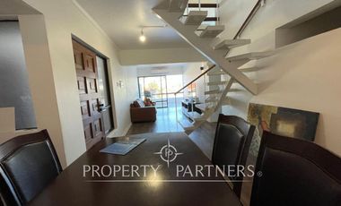 Confort y Amplitud en Dos Niveles completamente remodelada.