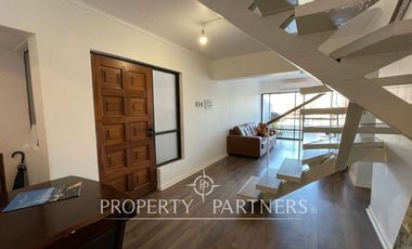 Confort y Amplitud en Dos Niveles completamente remodelada.