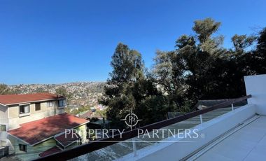 Confort y Amplitud en Dos Niveles completamente remodelada.