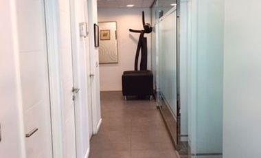 Oficina en Arriendo en Padre Mariano. Metro Pedro de Valdivia