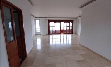 Se arrienda apartamento en Ciudad Jardin