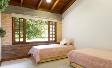 Vendo Espectacular Casa campestre en el Alto del Escobero