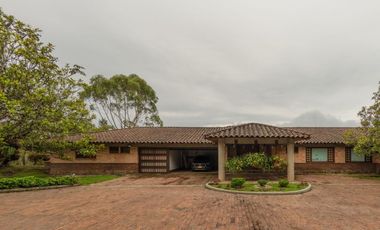 Vendo Espectacular Casa campestre en el Alto del Escobero