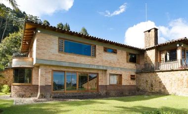 Vendo Espectacular Casa campestre en el Alto del Escobero