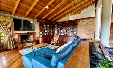 Vendo Espectacular Casa campestre en el Alto del Escobero