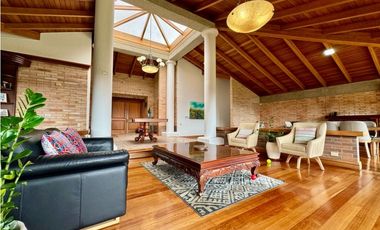 Vendo Espectacular Casa campestre en el Alto del Escobero