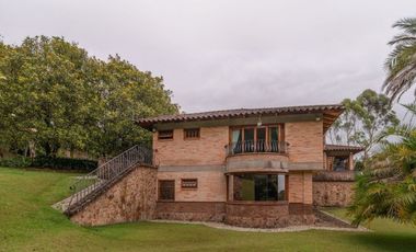 Vendo Espectacular Casa campestre en el Alto del Escobero