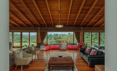 Vendo Espectacular Casa campestre en el Alto del Escobero