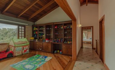 Vendo Espectacular Casa campestre en el Alto del Escobero