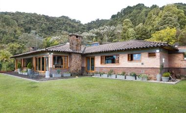 Vendo Espectacular Casa campestre en el Alto del Escobero