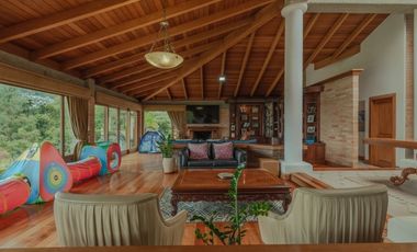 Vendo Espectacular Casa campestre en el Alto del Escobero