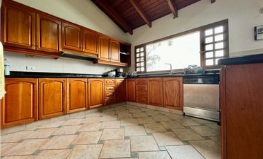 Vendo Espectacular Casa campestre en el Alto del Escobero