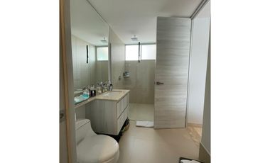 VENDO APARTAMENTO EN BUEN  SECTOR DE LA CIUDAD