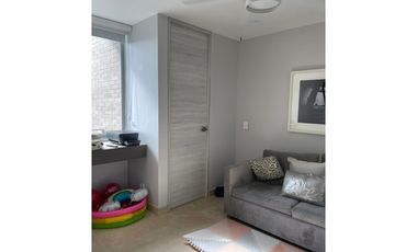 VENDO APARTAMENTO EN BUEN  SECTOR DE LA CIUDAD