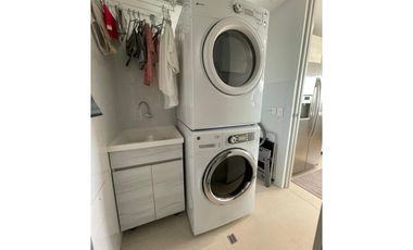 VENDO APARTAMENTO EN BUEN  SECTOR DE LA CIUDAD