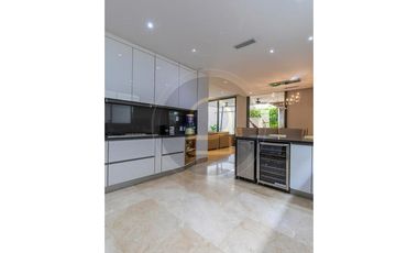 VENDO HERMOSA CASA DE LUJO EN SECTOR DE VILLA CAMPPESTRE