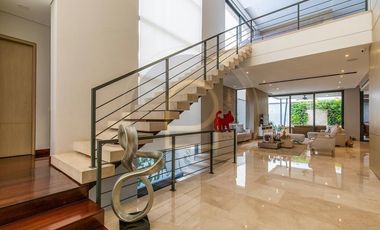 VENDO HERMOSA CASA DE LUJO EN SECTOR DE VILLA CAMPPESTRE
