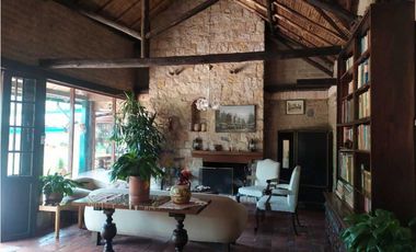 CASA CAMPESTRE SE VENDE. TABIO - CUND. rea 3.630 m2