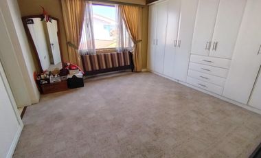 Amplia Casa en Renta de 5 dormitorios dentro de urbanización sector Conocoto, Valle de los Chillos