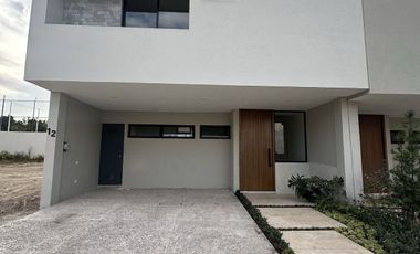 Linda casa en VENTA en Paseos Universidad