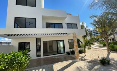 CASA EN VENTA EN MÉRIDA YUCATÁN FRENTE AL MAR EN TELCHAC PUERTO