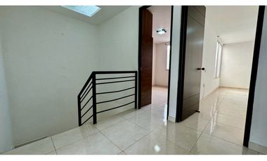 Casa de dos pisos en venta Barrio Las Américas Palmira Valle Colombia