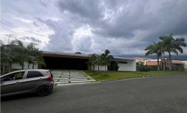 Vendo lote de terreno en Restrepo - Meta Condominio Casa de campo