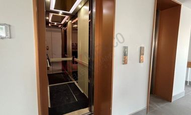 Oficina corporativa con celdas solares. Tomas Fdz Juárez Chih