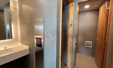 Oficina corporativa con celdas solares. Tomas Fdz Juárez Chih