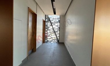 Oficina corporativa con celdas solares. Tomas Fdz Juárez Chih