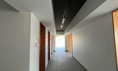 Oficina corporativa con celdas solares. Tomas Fdz Juárez Chih