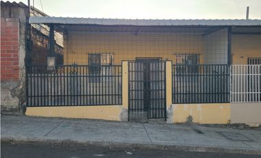 En venta villa de dos habitaciones ciudadela La Aurora Manta