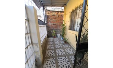 En venta villa de dos habitaciones ciudadela La Aurora Manta