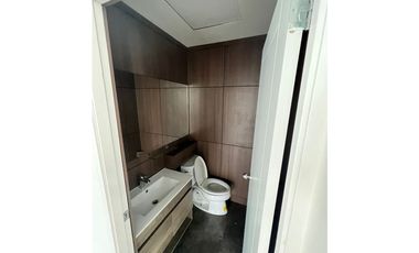 ALQUILER OFICINA TERMINADA 144 M2 SORTIS OBARRIO MC