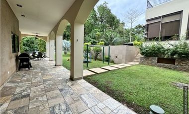 Alquiler de casa amoblada en Clayton