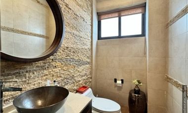 Alquiler de casa amoblada en Clayton