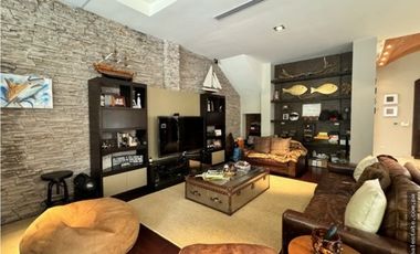 Alquiler de casa amoblada en Clayton