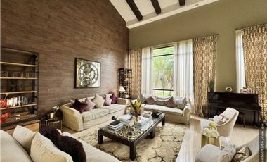 Alquiler de casa amoblada en Clayton