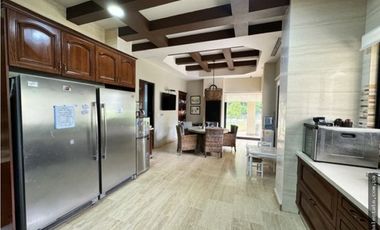 Alquiler de casa amoblada en Clayton