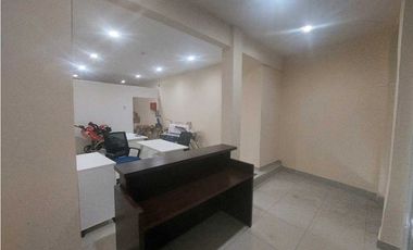 Alquilo local comercial Central de Chitre.