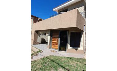 ALQUILER TEMPORARIO CASA 2 DORMITORIOS CON PILETA VILLA CARLOS PAZ 