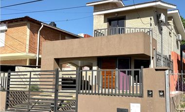 ALQUILER TEMPORARIO CASA 2 DORMITORIOS CON PILETA CENTRO CARLOS PAZ 