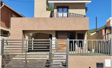 ALQUILER TEMPORARIO CASA 2 DORMITORIOS CON PILETA CENTRO CARLOS PAZ 