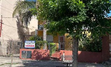 Casa para 2 Familias en venta en Villa Dominico