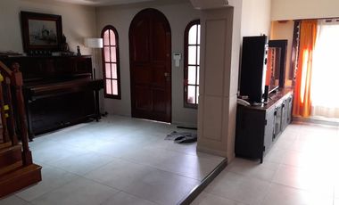 Casa en venta - 4 dormitorios 3 baños - Cochera - 300mts2 - Ramos Mejía