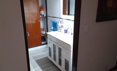 Casa en venta - 4 dormitorios 3 baños - Cochera - 300mts2 - Ramos Mejía