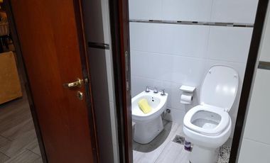 Casa en venta - 4 dormitorios 3 baños - Cochera - 300mts2 - Ramos Mejía