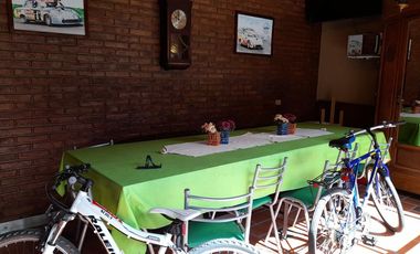 Casa en venta - 4 dormitorios 3 baños - Cochera - 300mts2 - Ramos Mejía