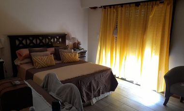 Casa en venta - 4 dormitorios 3 baños - Cochera - 300mts2 - Ramos Mejía